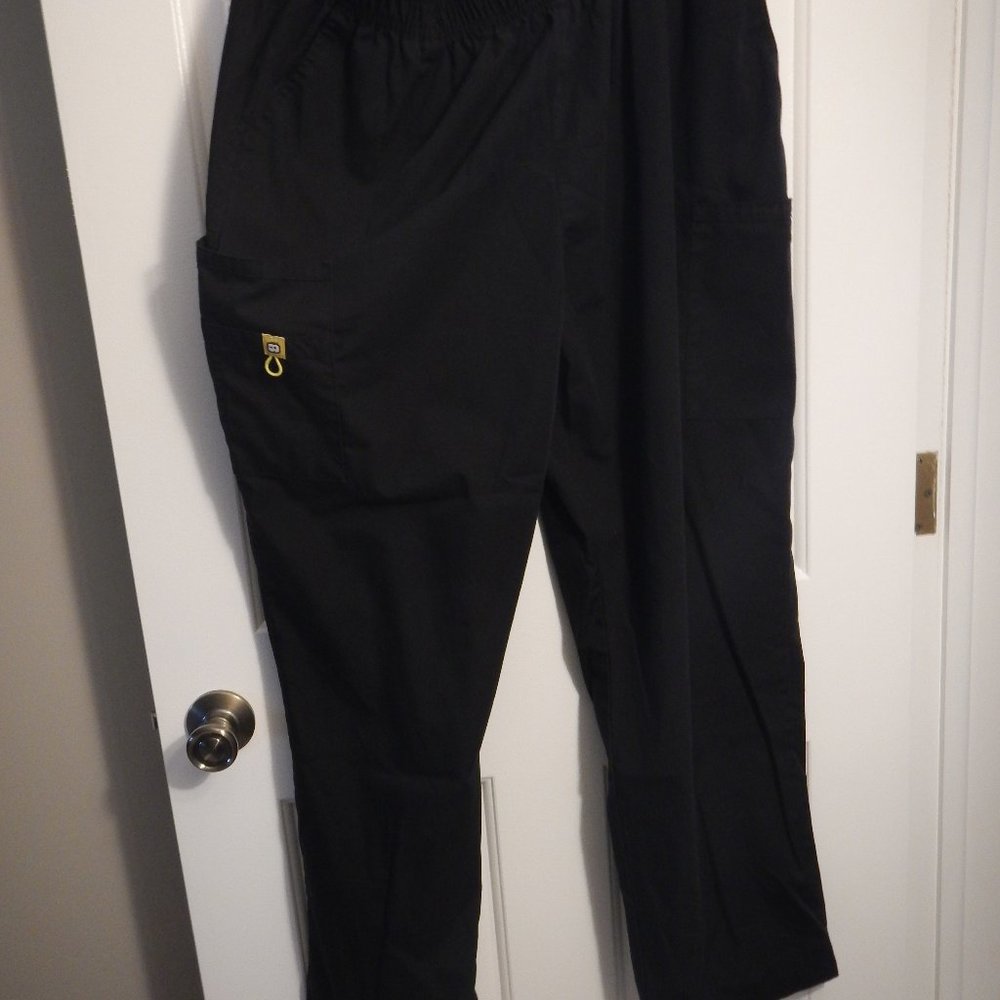 127 WonderWink 2x. black elastic scrub bottoms